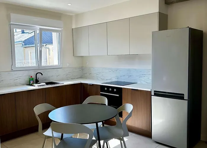 Maison Contemporaine A Saint-leonard Tatil Evi