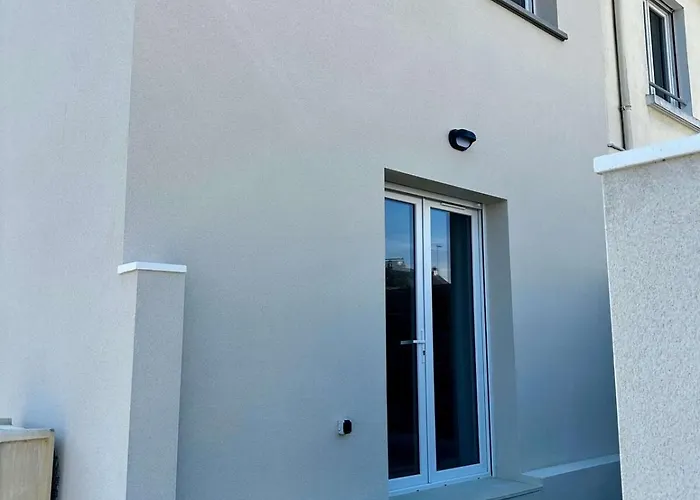 Maison Contemporaine A Saint-leonard * Анже